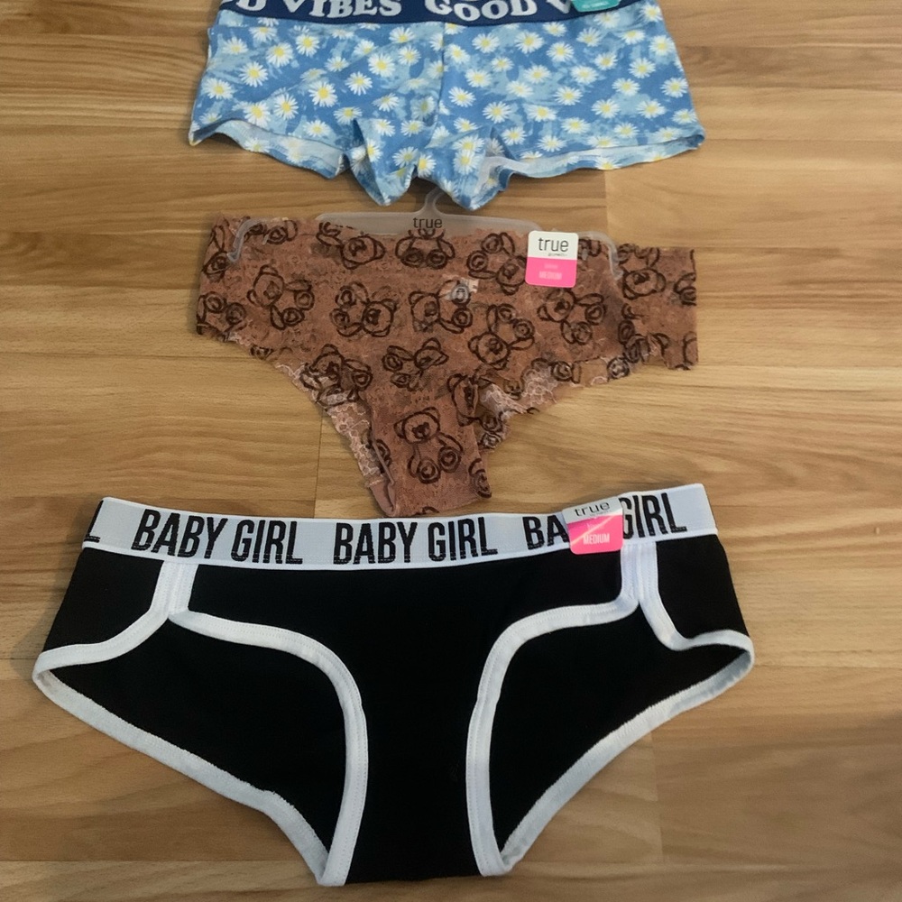3 women’s underwear